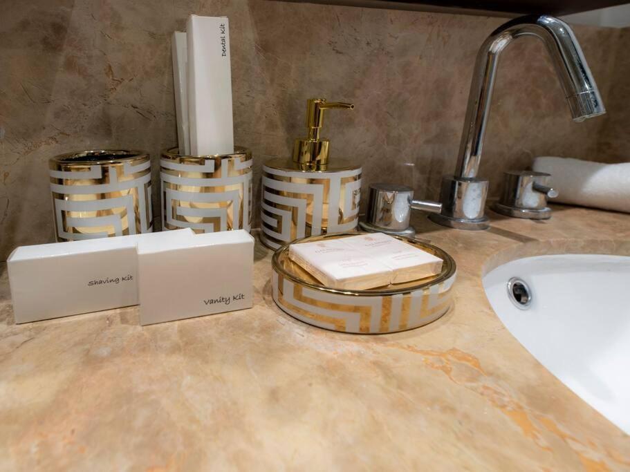 First Class 2Br With Full Burj Khalifa And Fountain View Dubai Eksteriør bilde