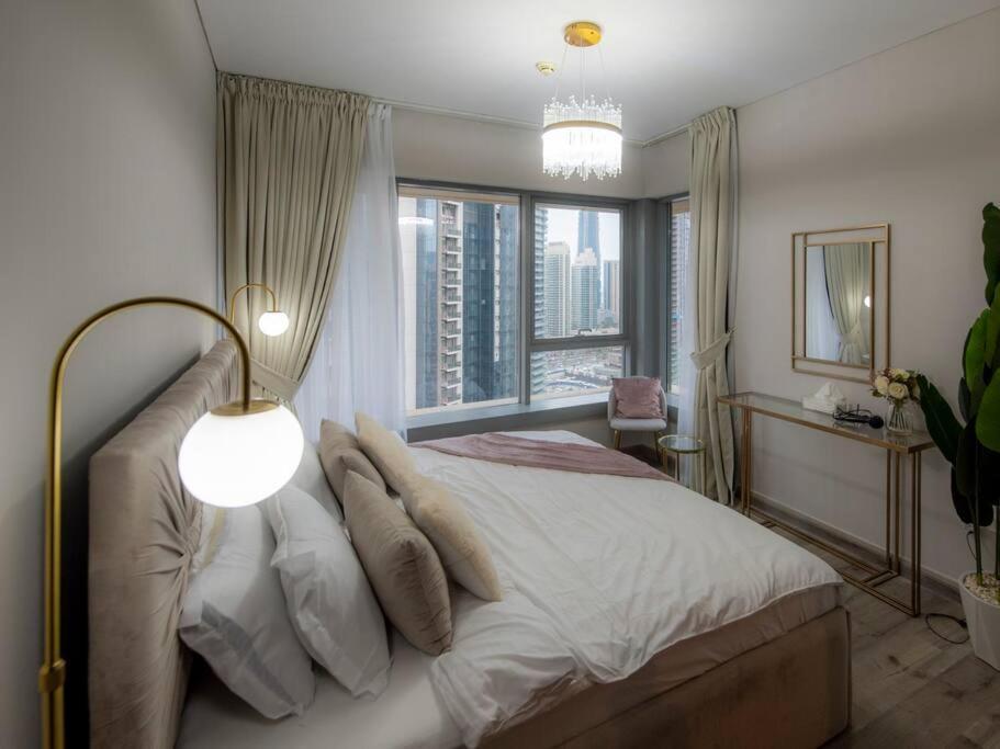 First Class 2Br With Full Burj Khalifa And Fountain View Dubai Eksteriør bilde