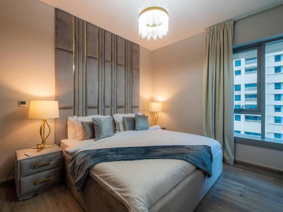 First Class 2Br With Full Burj Khalifa And Fountain View Dubai Eksteriør bilde