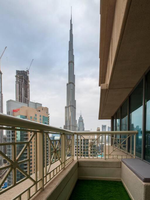 First Class 2Br With Full Burj Khalifa And Fountain View Dubai Eksteriør bilde