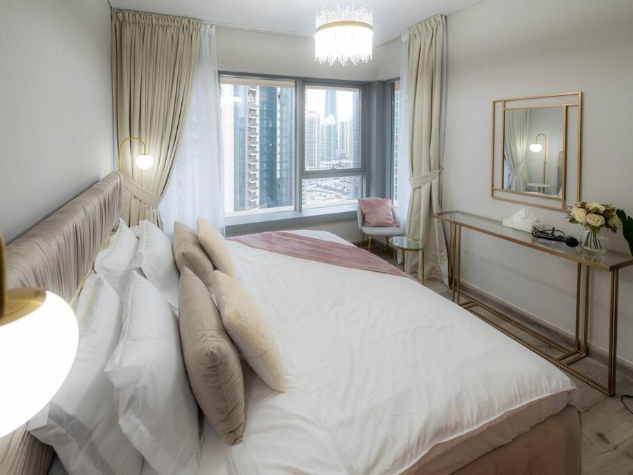First Class 2Br With Full Burj Khalifa And Fountain View Dubai Eksteriør bilde